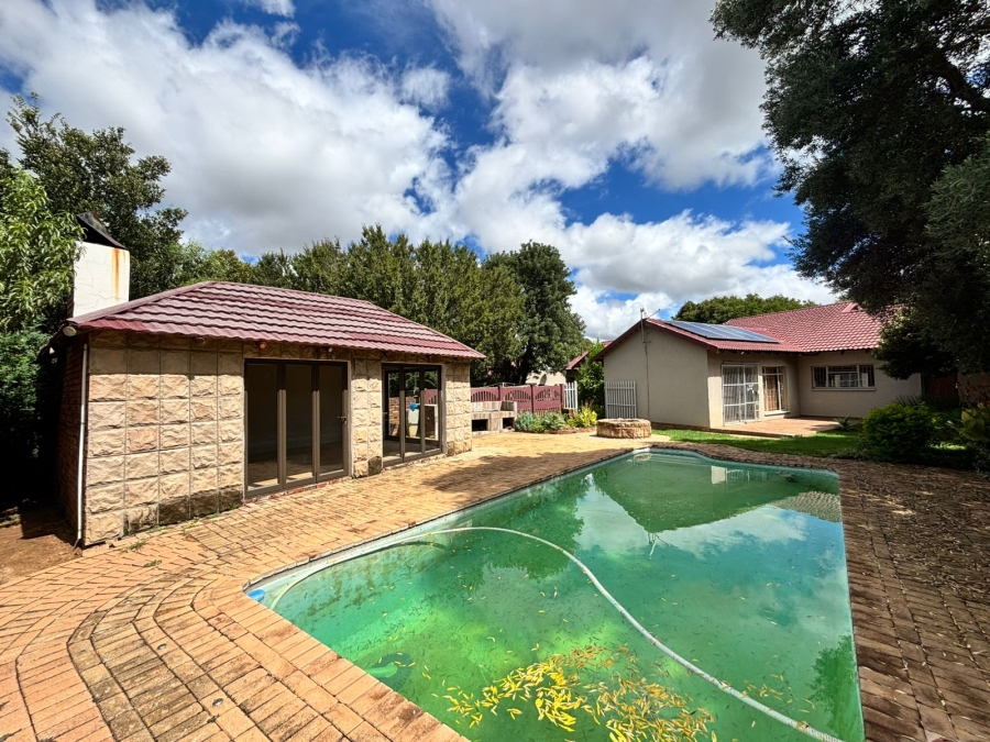 4 Bedroom Property for Sale in La Hoff North West